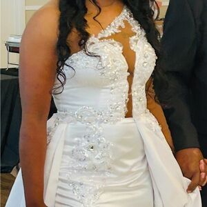 Elegant White Lace Evening Wedding Dress